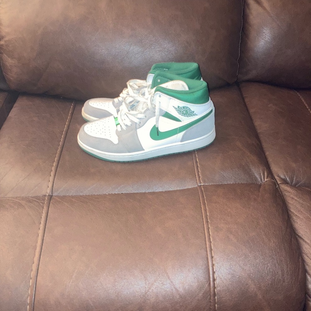 Nike Kids Sneakers in Green and White